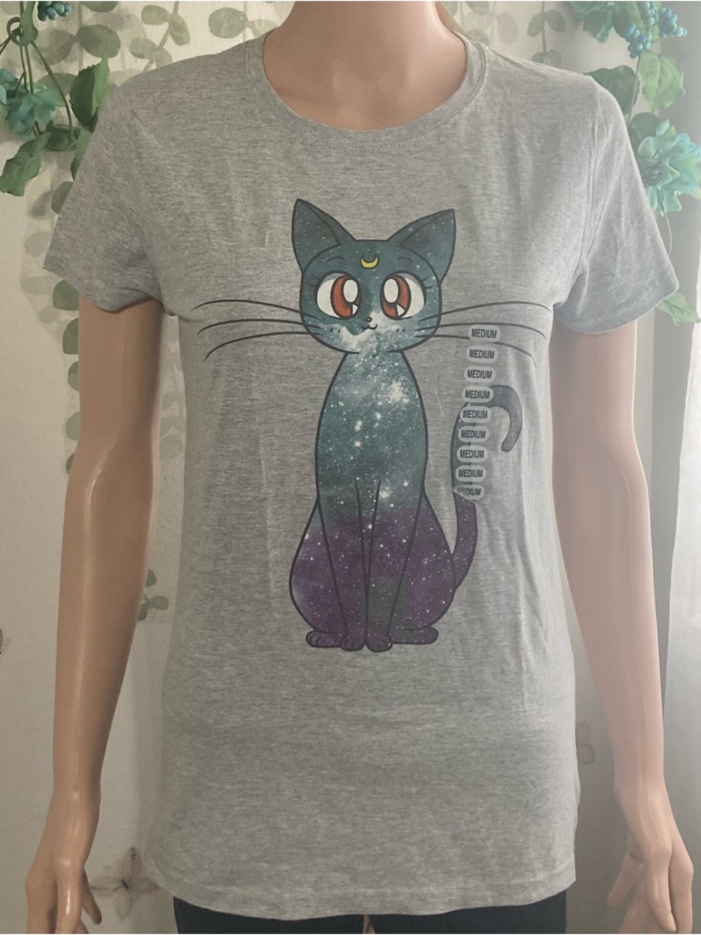 Sz M Juniors Sailor Moon Galactic Luna Cat Women's Short Sleeve Crew Tee